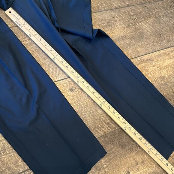 Greg Norman Men's Ultimate 5 Pocket Pant Navy Size 38x30 - Picture 4 of 9